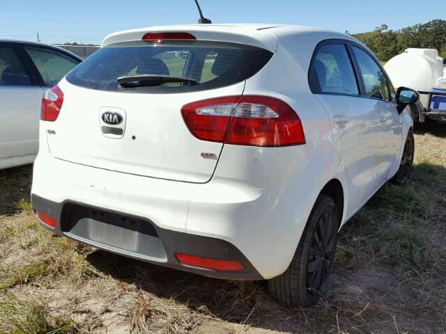 KNADM5A34E6382031 - 2014 KIA RIO WHITE photo 4