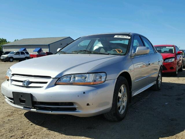 1HGCG56632A152466 - 2002 HONDA ACCORD EX SILVER photo 2