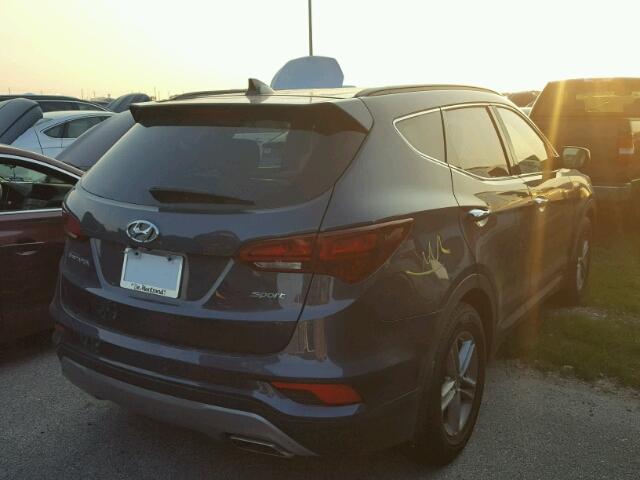 5NMZU3LB3HH033693 - 2017 HYUNDAI SANTA FE S 蓝色 照片 4