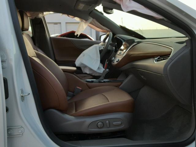 1G1ZE5ST7HF222341 - 2017 CHEVROLET MALIBU LT WHITE photo 5