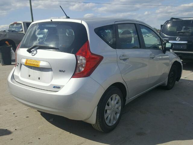 3N1CE2CP4FL350703 - 2015 NISSAN VERSA NOTE SILVER photo 4