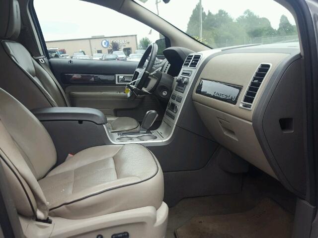 2LMDU68C48BJ39453 - 2008 LINCOLN MKX GRAY photo 5