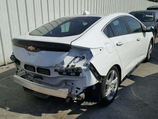 1G1RC6S53HU150112 - 2017 CHEVROLET VOLT LT WHITE photo 4