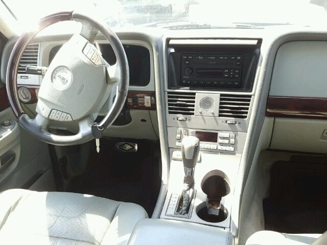 5LMEU78H43ZJ01953 - 2003 LINCOLN AVIATOR 黑色 照片 9