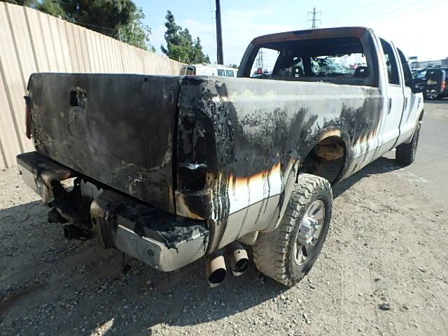 1FTWW31R18EB61575 - 2008 FORD F350 SRW S WHITE photo 4