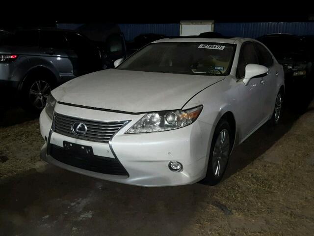 JTHBK1GG0F2194861 - 2015 LEXUS ES WHITE photo 2