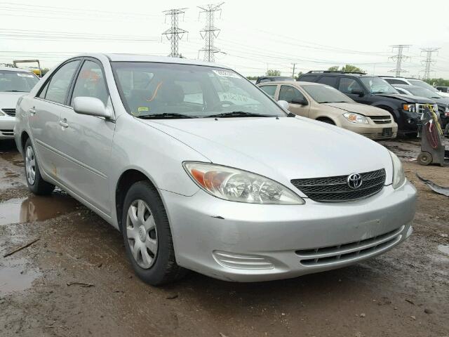 4T1BE32K23U716501 - 2003 TOYOTA CAMRY LE ვერცხლისფერი ფოტო 1