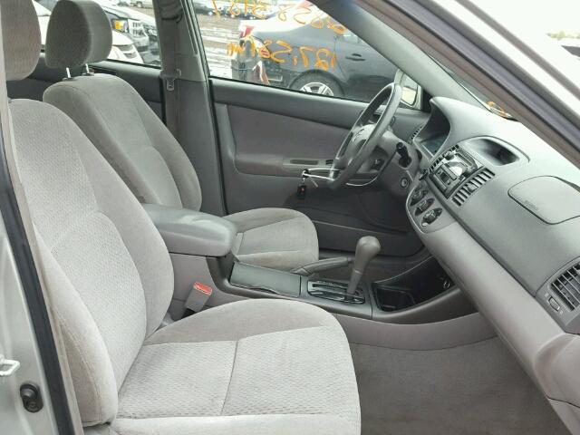 4T1BE32K23U716501 - 2003 TOYOTA CAMRY LE ვერცხლისფერი ფოტო 5
