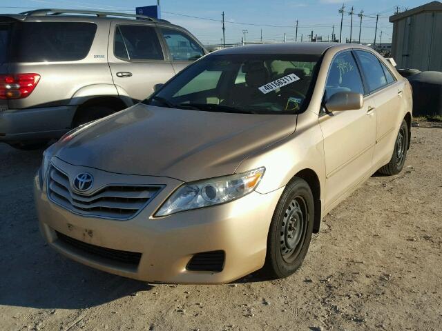 4T1BF3EK4AU089211 - 2010 TOYOTA CAMRY BASE GOLD photo 2