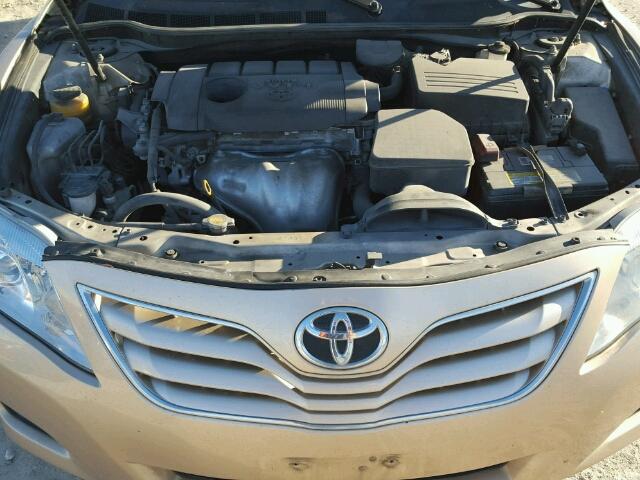 4T1BF3EK4AU089211 - 2010 TOYOTA CAMRY BASE GOLD photo 7