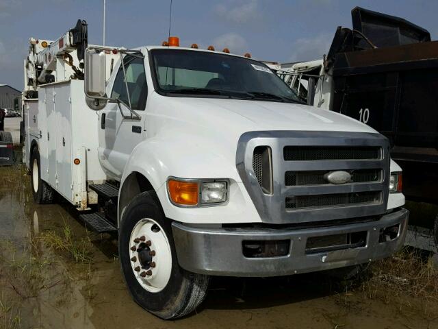 3FRXF75T69V109319 - 2009 FORD F750 SUPER WHITE photo 1