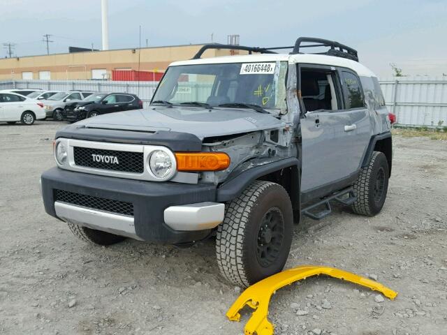 JTEBU4BF9EK175831 - 2014 TOYOTA FJ CRUISER GRAY photo 2