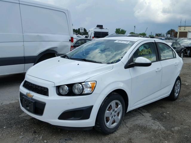 1G1JA5SH4F4173774 - 2015 CHEVROLET SONIC LS WHITE photo 2