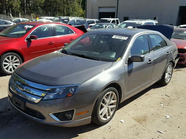 3FAHP0JA0AR253946 - 2010 FORD FUSION GRAY photo 2