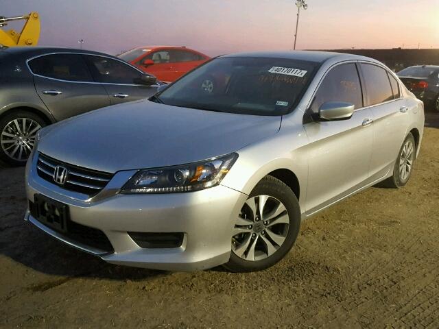 1HGCR2F32FA111749 - 2015 HONDA ACCORD SILVER photo 2