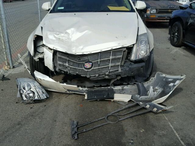 1G6DV57V390123597 - 2009 CADILLAC CTS HI FEA WHITE photo 9