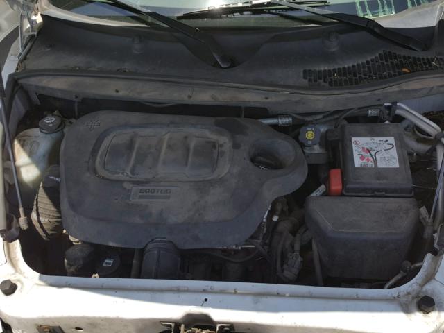 3GNBAAFW1BS588873 - 2011 CHEVROLET HHR LS WHITE photo 7