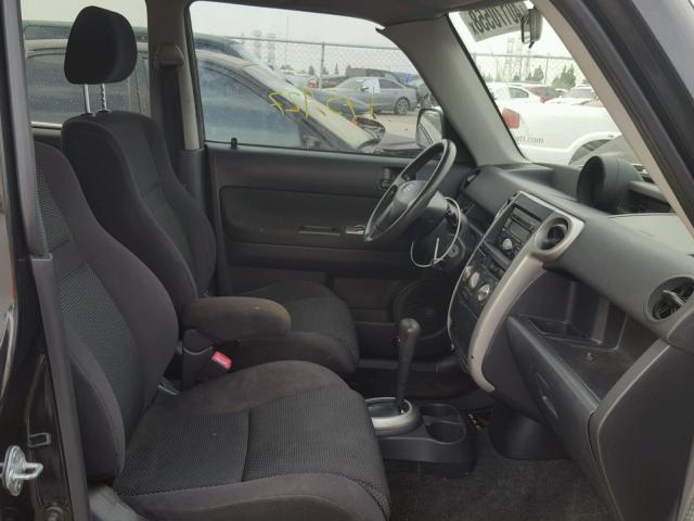 JTLKT324040155787 - 2004 TOYOTA SCION XB Schwarz Foto 5