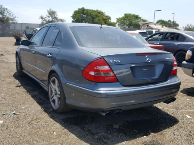 WDBUF76JX6A941465 - 2006 MERCEDES-BENZ E 55 AMG GRAY photo 3