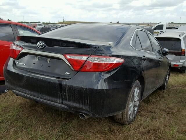 4T1BF1FKXHU798786 - 2017 TOYOTA CAMRY LE შავი ფოტო 4