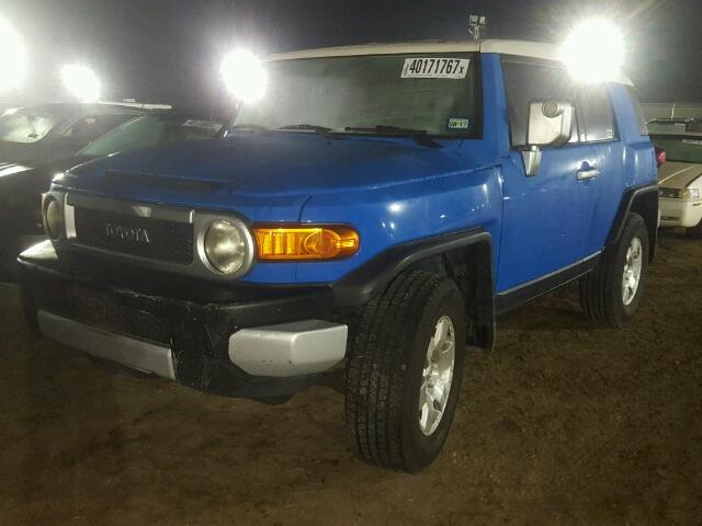 JTEBU11F970037981 - 2007 TOYOTA FJ CRUISER BLUE photo 2