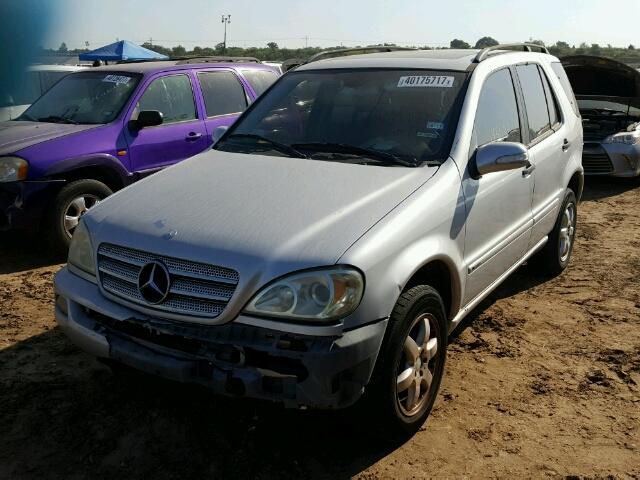 4JGAB57E34A484951 - 2004 MERCEDES-BENZ ML 350 SILVER photo 2