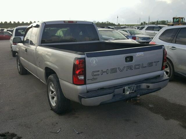 1GCEC19X75Z145185 - 2005 CHEVROLET SILVERADO GRAY photo 3