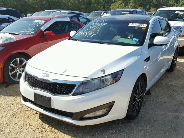 5XXGN4A79CG025548 - 2012 KIA OPTIMA WHITE photo 2