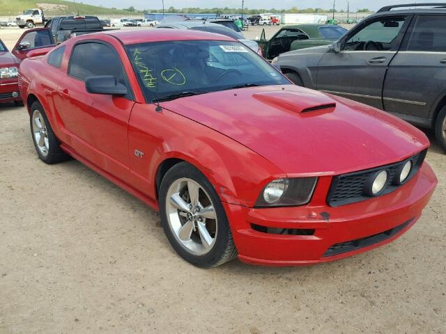 1ZVHT82H385125565 - 2008 FORD MUSTANG RED photo 1