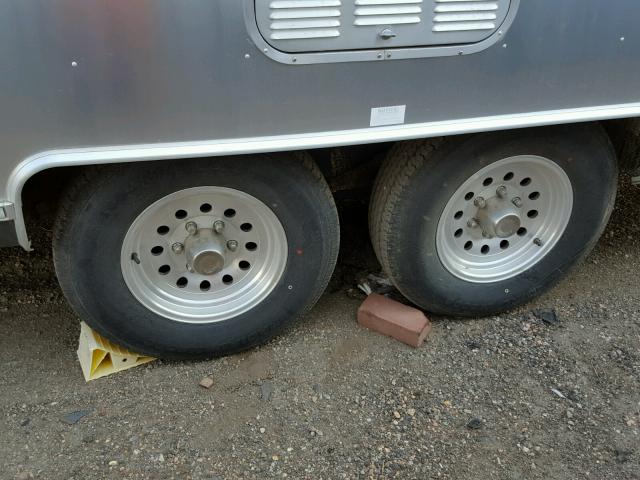 1STCFYJ235J518021 - 2005 AIRS INTERNATIO 银色 照片 8