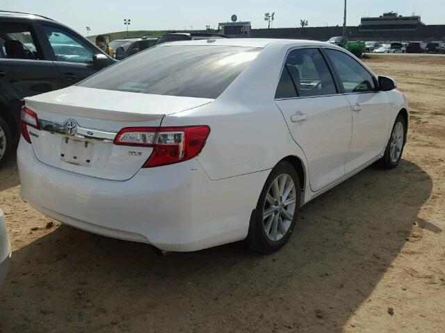 4T1BF1FKXEU795785 - 2014 TOYOTA CAMRY WHITE photo 4