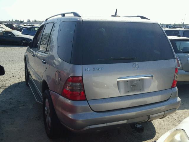 4JGAB57E55A547906 - 2005 MERCEDES-BENZ ML 350 SILVER photo 3