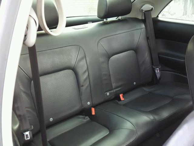 3VWPG3AG5AM015130 - 2010 VOLKSWAGEN NEW BEETLE 黑色 照片 6