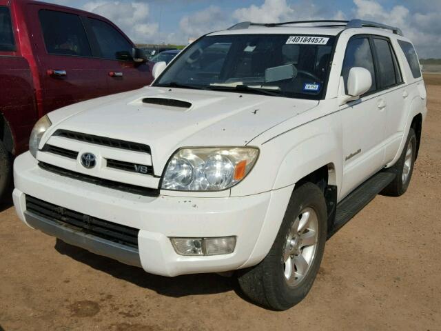 JTEBT14R850055586 - 2005 TOYOTA 4RUNNER SR WHITE photo 2