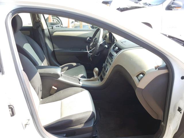 1G1ZB5EB0AF291745 - 2010 CHEVROLET MALIBU LS WHITE photo 5