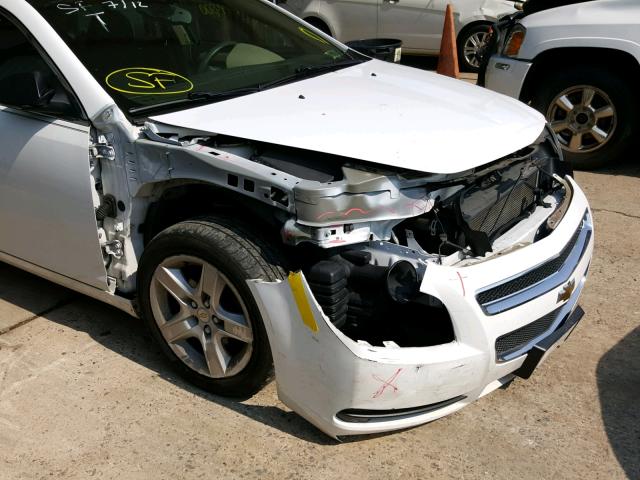 1G1ZB5EB0AF291745 - 2010 CHEVROLET MALIBU LS WHITE photo 9