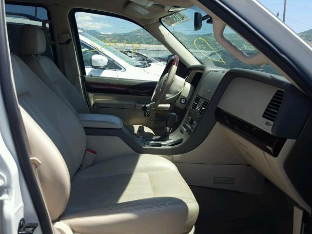 5LMEU88H84ZJ17774 - 2004 LINCOLN AVIATOR 白色 照片 5