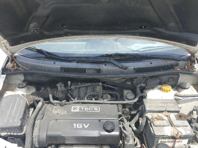 KL1TJ52694B252985 - 2004 CHEVROLET AVEO LS WHITE photo 7