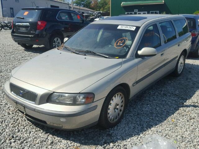 YV1SW58D412087204 - 2001 VOLVO V70 2.4T TAN photo 2