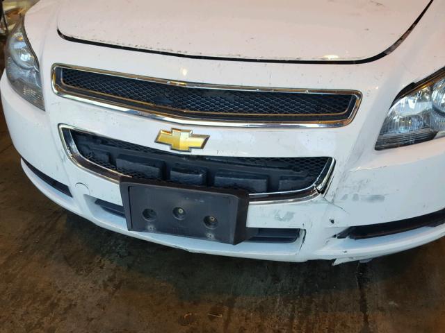 1G1ZB5EU5BF273647 - 2011 CHEVROLET MALIBU LS WHITE photo 9