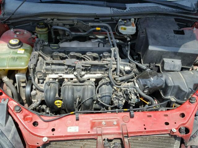 3FAFP37N35R132806 - 2005 FORD FOCUS ZX5 RED photo 7