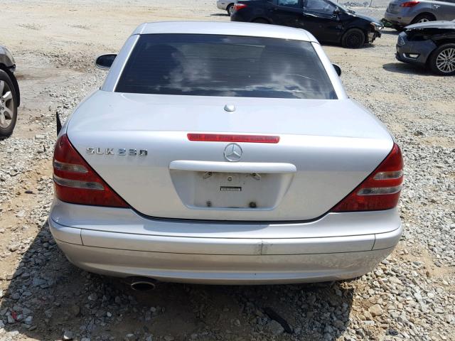 WDBKK49F31F217153 - 2001 MERCEDES-BENZ SLK 230 KO SILVER photo 6