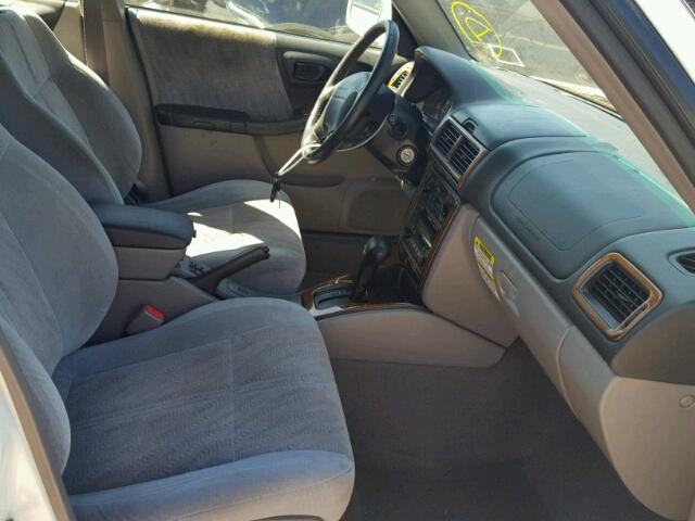 JF1SF65611H718852 - 2001 SUBARU FORESTER S WHITE photo 5