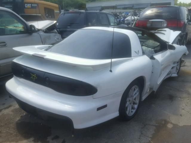 2G2FV22G4Y2142643 - 2000 PONTIAC FIREBIRD F WHITE photo 4