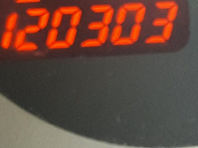 JM1BK34L081162001 - 2008 MAZDA SPEED 3 BLACK photo 8