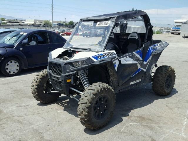 3NSVDE995HF914975 - 2017 POLARIS RZR XP 100 WHITE photo 2