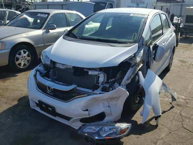 3HGGK5H48JM727559 - 2018 HONDA FIT LX WHITE photo 2