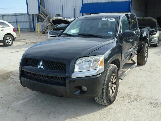 1Z7HC28K68S572755 - 2008 MITSUBISHI RAIDER LS BLACK photo 2