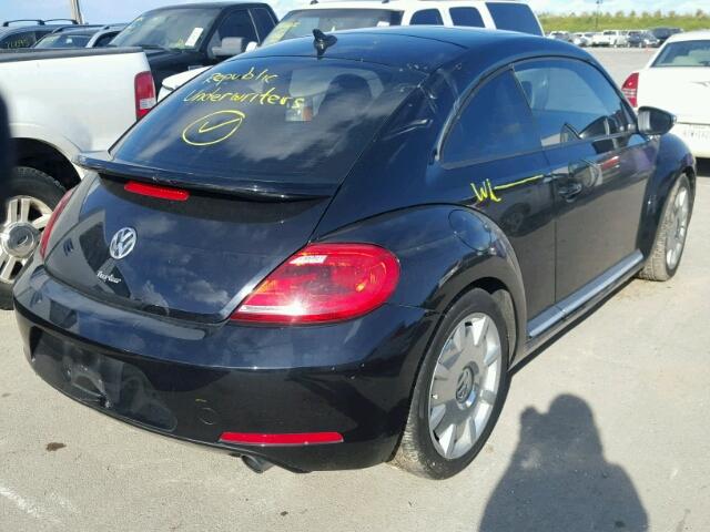 3VWV67AT2DM635842 - 2013 VOLKSWAGEN BEETLE TUR BLACK photo 4