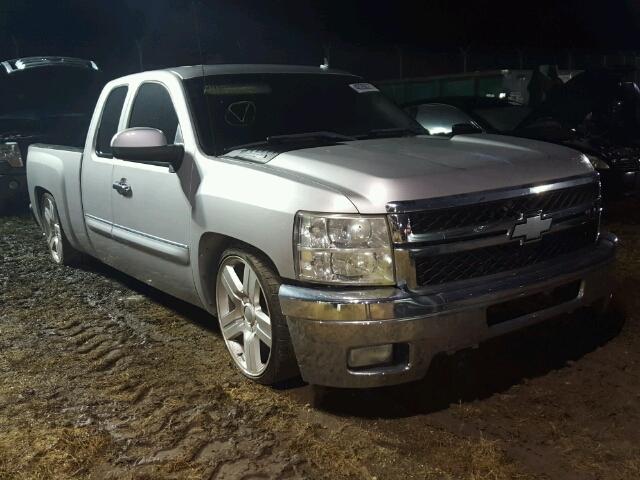 1GCSCSE03AZ282376 - 2010 CHEVROLET SILVERADO SILVER photo 1